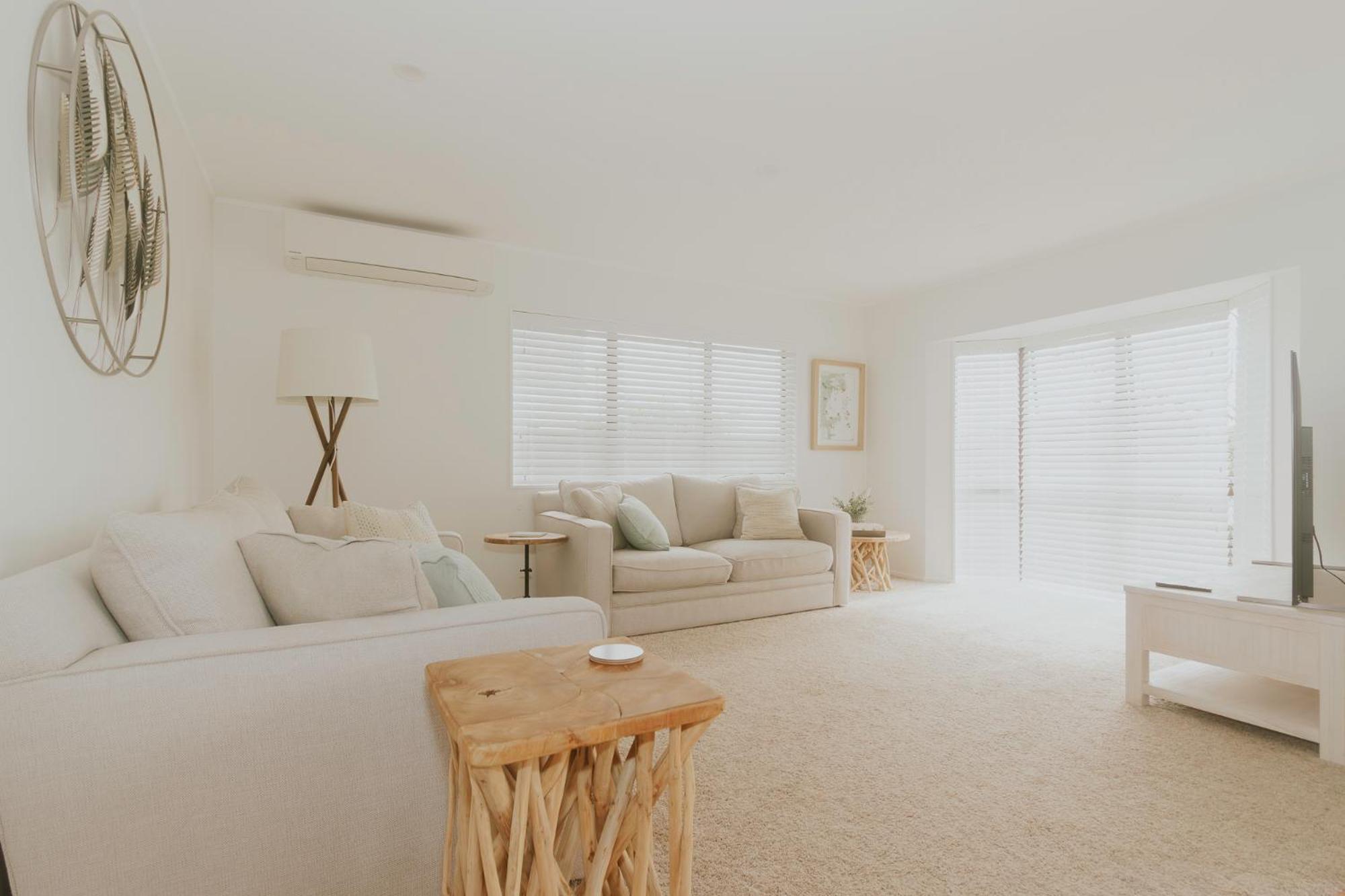 Salty Breeze Beach House Orewa Eksteriør bilde